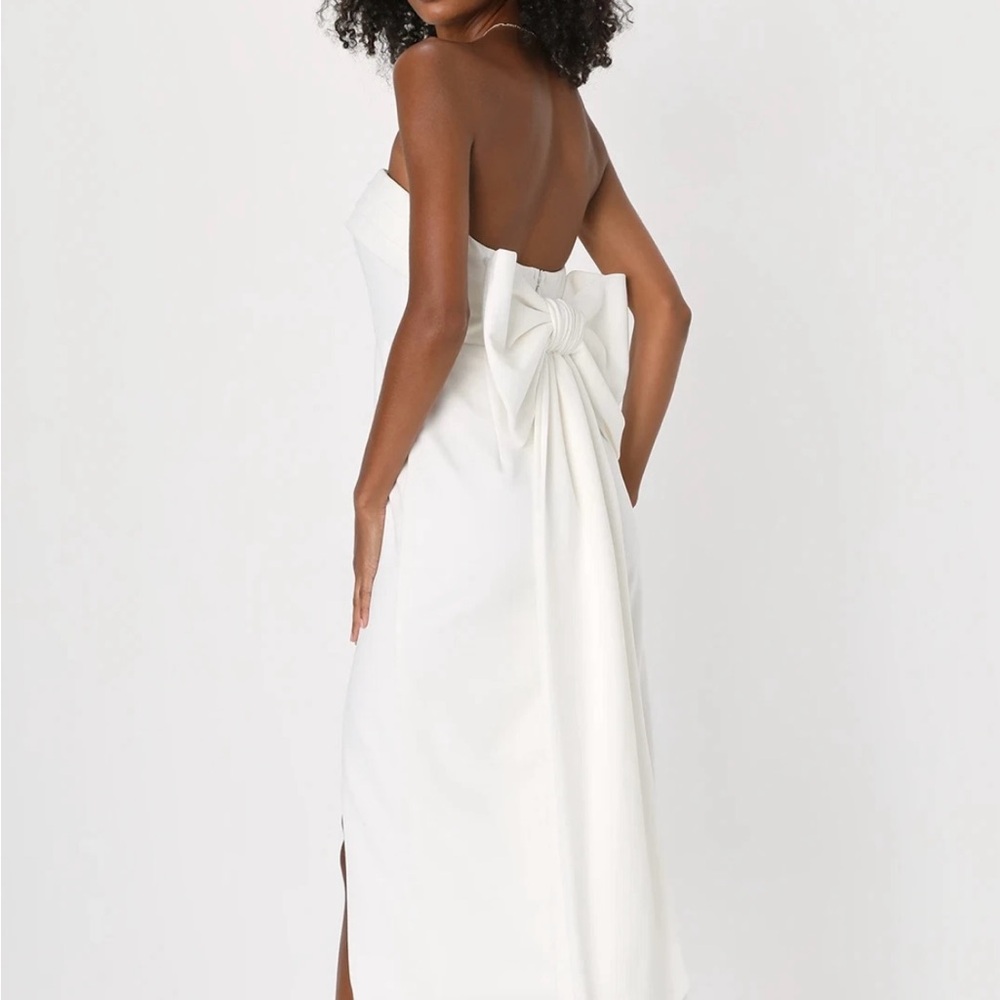 Lulu's White Strapless Backless Wedding Gown